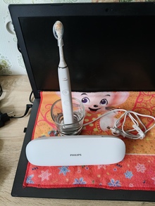 Електрична зубна щітка PHILIPS Sonicare HX9911/19 Diamond Clean 9000 відгук 3