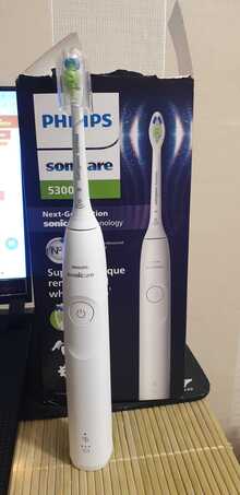 Электрическая зубная щетка PHILIPS Sonicare HX7108/01 серии 5300 отзыв 1