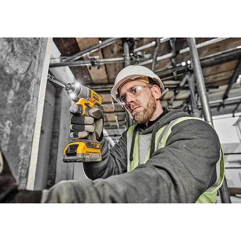 Шуруповерт DEWALT DCF840NT Тип питания аккумулятор