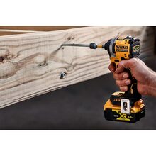 Шуруповерт DEWALT DCF850P2T