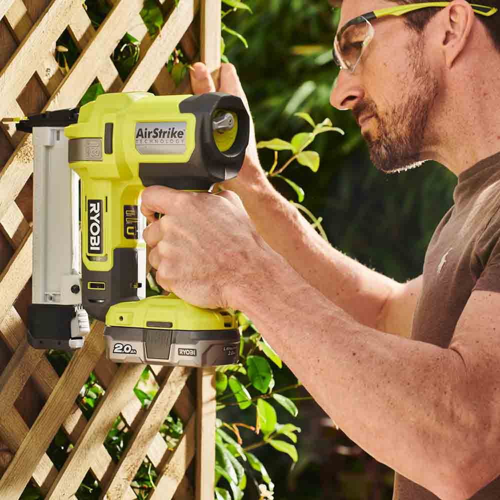 Изображение Степлер Ryobi ONE+ R18GS18-0 аккумуляторный тип 18G без АКБ и ЗУ (5133005138)