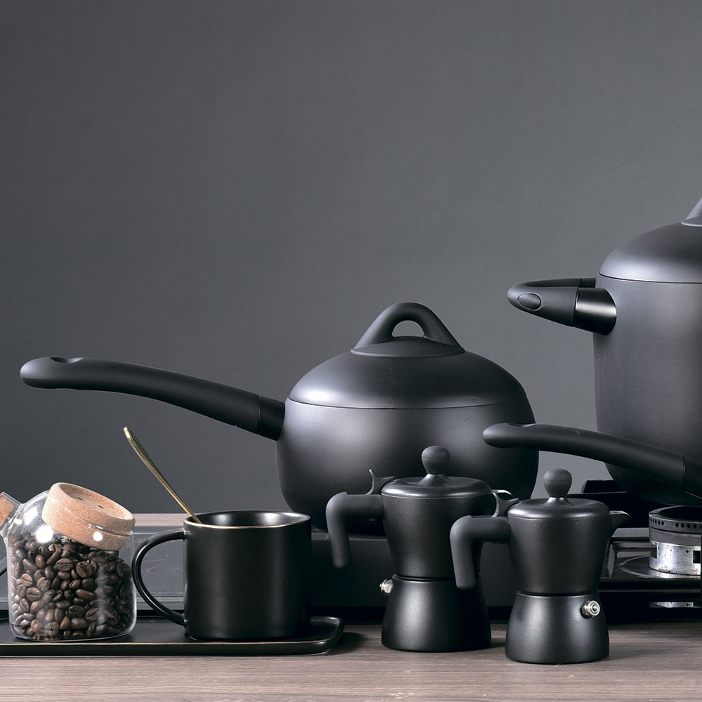 Ківш PEPPER Black pearl 1.8 л Black (PR-2201) Внутрішнє антипригарне покриття присутнє