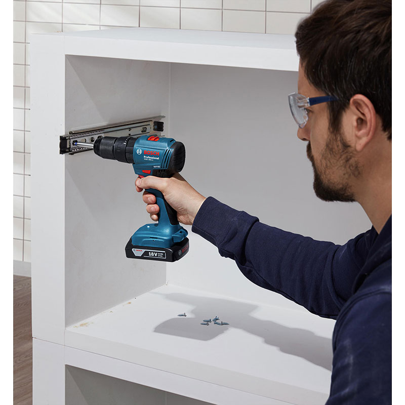 Дрель-шуруповерт BOSCH GSB 185-LI (0.601.9K3.100) Аксессуары в комплекте зарядное устройство