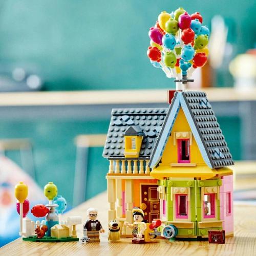 Конструктор LEGO Disney Дом Вперед и вверх (43217) Тематика дома