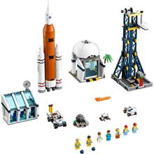 Конструктор LEGO City Space Космодром 1010 деталей (60351)