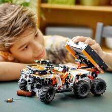 Конструктор LEGO Technic Внедорожный грузовик 764 детали (42139)