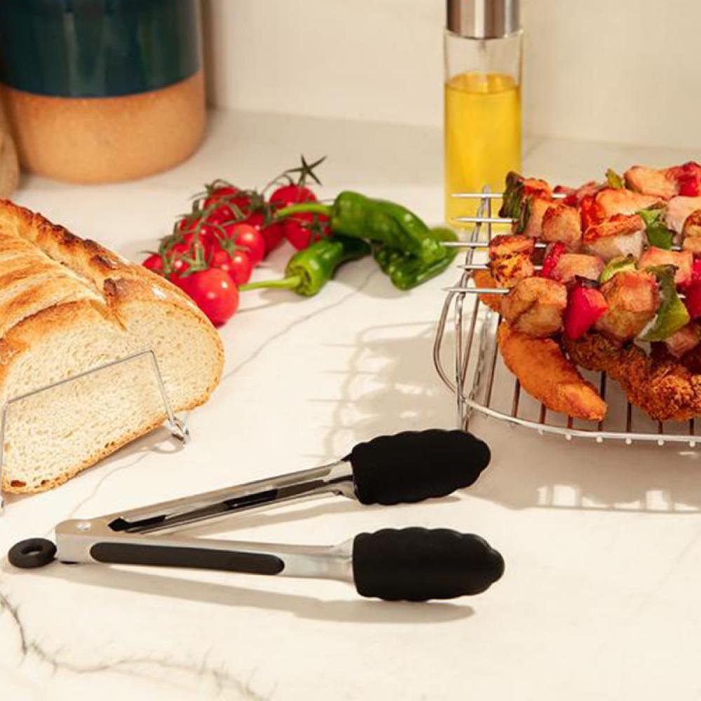 Набір аксесуарів CECOTEC Cecofry Pack (CCTC-04995) Додатково комплектація: форма для піци 20 x 2.5 см, форма для випічки 20 х 7.2 см, щипці, грати для гриля з шампурами 20 х 14.7 см, металева опора, підставка для підсмажування хліба, флакон з дозатором олії 100 мл