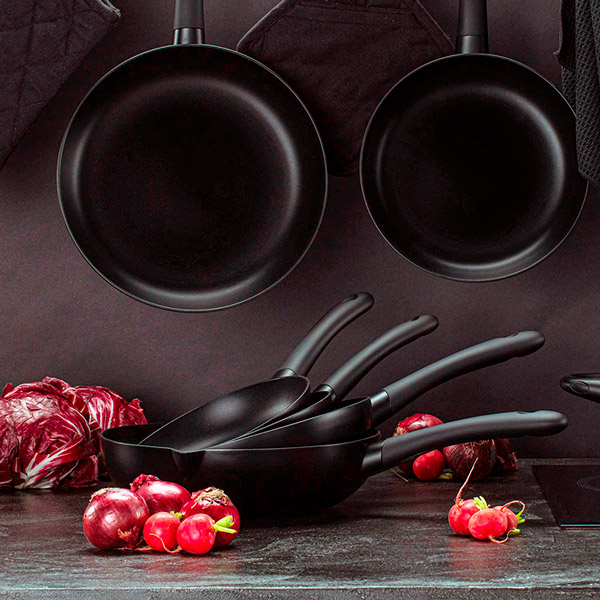 Сковорода PEPPER Black Pearl 24 см Black (PR-2202) Висота борту 4.7