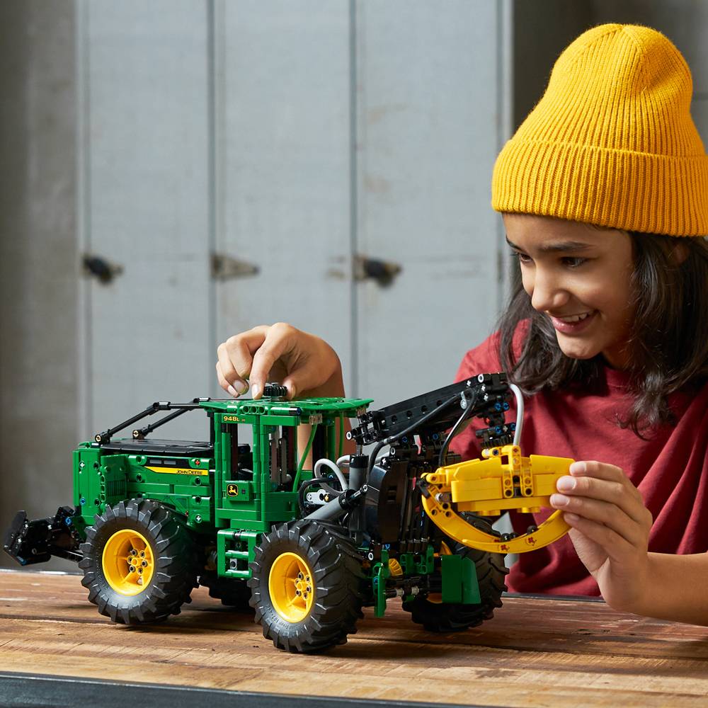 Конструктор LEGO Technic Трелювальний трактор John Deere 948L-II 1492 деталей (42157) Тип транспорту трактор