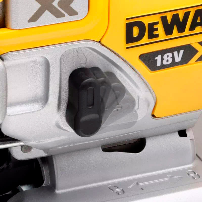 Електролобзик DEWALT DCS334N Глибина пропилювання деревини 135