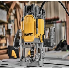 Фрезер DEWALT DWE625