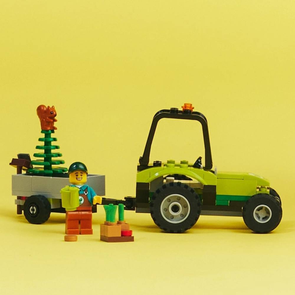 Внешний вид Конструктор LEGO City Трактор в парке (60390)
