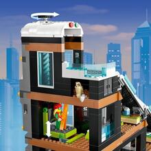 Конструктор LEGO City Горнолыжный и скалолазный центр 1045 деталей (60366)