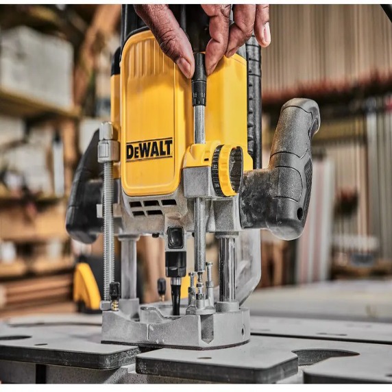 Фрезер DEWALT DWE625 Диаметр фрезы 50