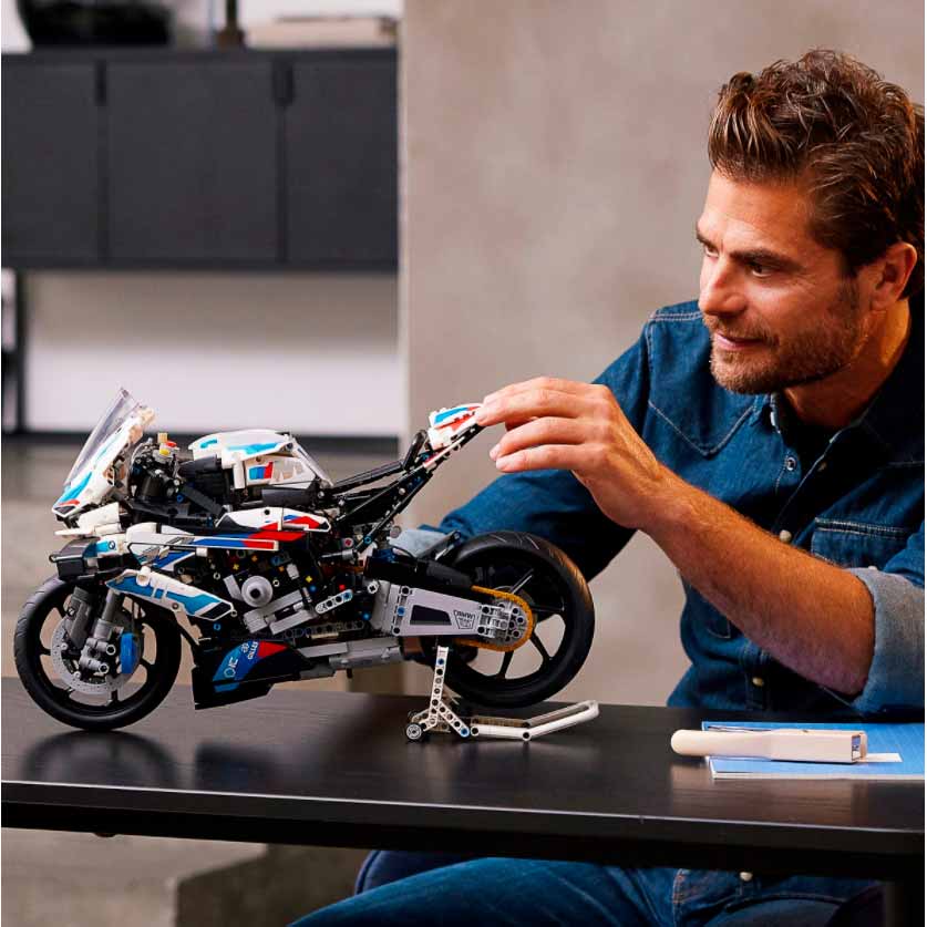 Конструктор LEGO Technic BMW M 1000 RR (42130) Крепление блок