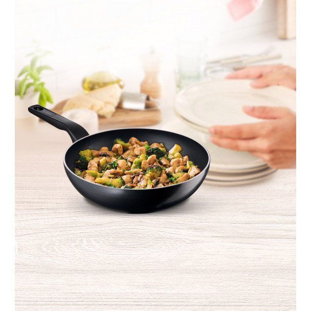 Сковорода WOK TEFAL Generous Cook 28 см (C2771953) Особенности многослойное дно