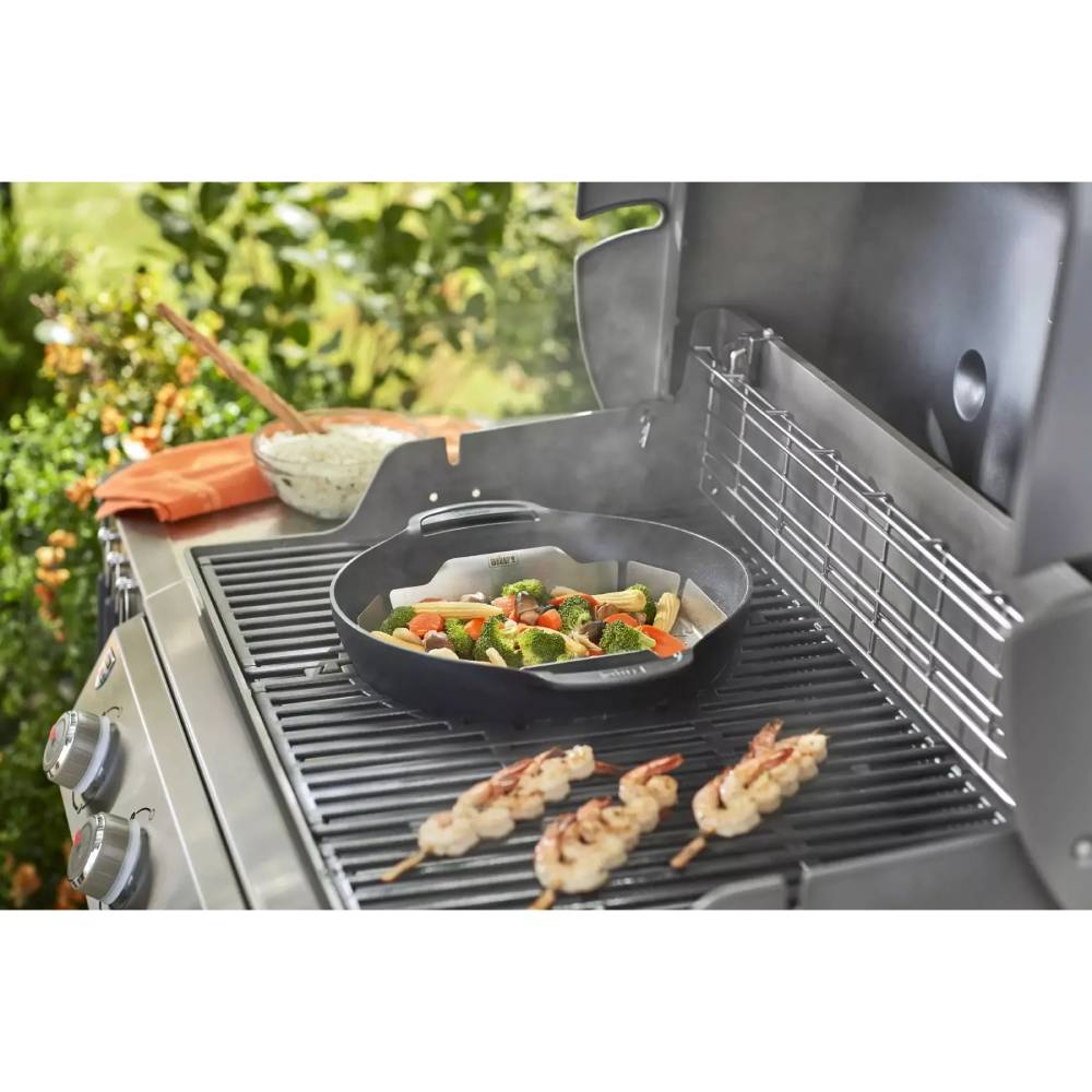 WOK-cковорода WEBER для BBQ System (8856) Комплектація чавунний вок, сітка та кришка з нержавіючої сталі для приготування страв на пару