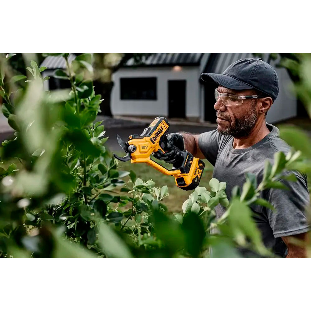 Фото Секатор акумуляторний DEWALT 18В XR Li-lon (DCMPP568P1)
