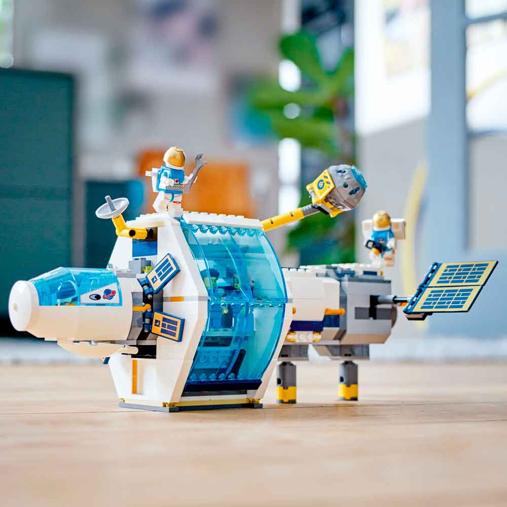 Конструктор LEGO City Space Місячна космічна станція 500 деталей (60349) Серія Lego City