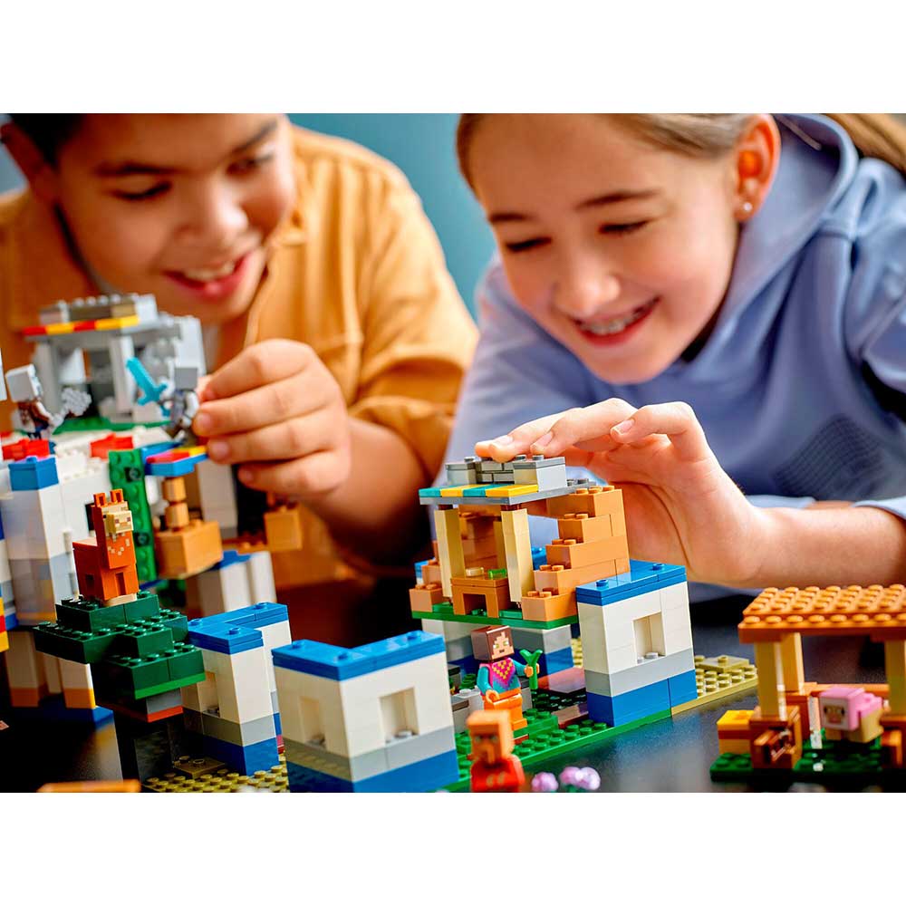 Фото 18 Конструктор LEGO Minecraft Село Лами (21188)