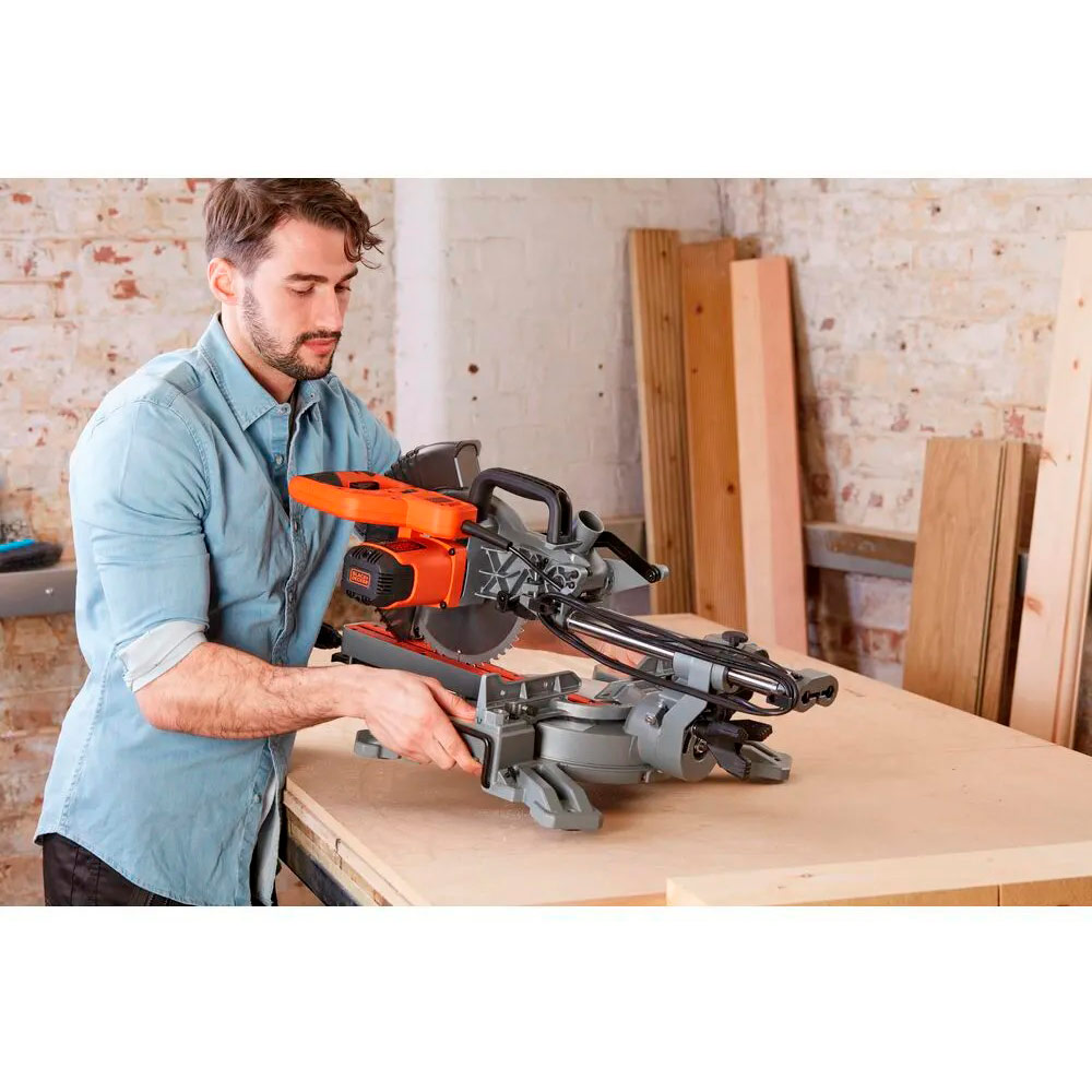 Фото Торцовочная пила BLACK&DECKER BES710 2100 Вт