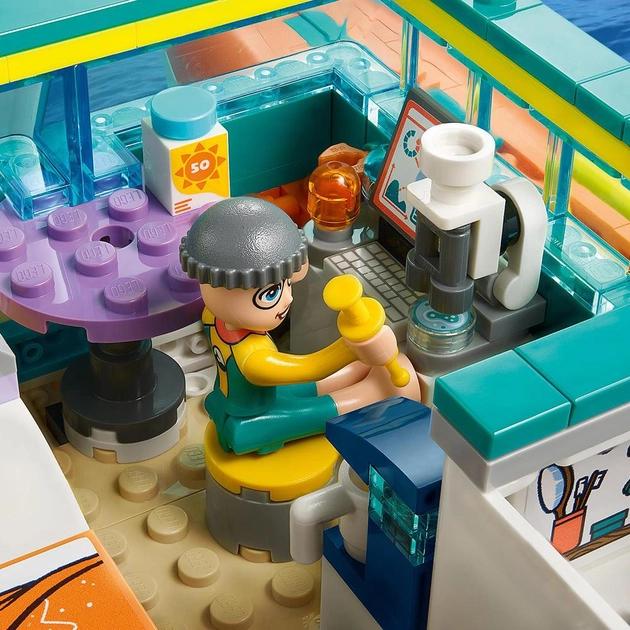 Фото Конструктор LEGO Friends Лодка морской спасательной бригады 717 деталей (41734)