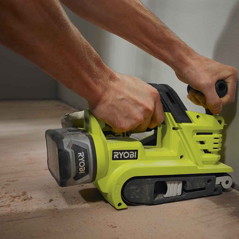 Внешний вид Ленточная шлифмашина RYOBI ONE+ R18BS-0 без АКБ и ЗУ (5133002916)