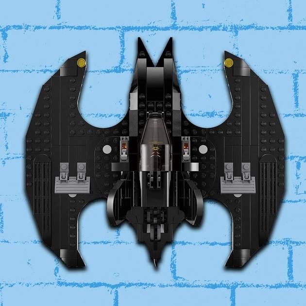 Зовнішній вигляд Конструктор LEGO DC Batman Бетмолет: Бетмен проти Джокера 357 деталей (76265)