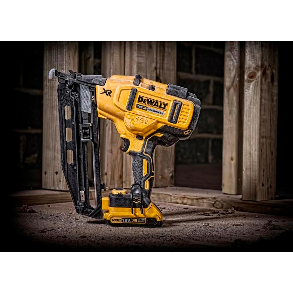 Замовити Пістолет цвяхозабивний DEWALT DCN662N