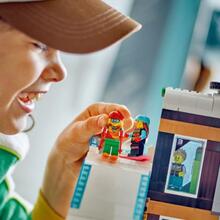 Конструктор LEGO City Горнолыжный и скалолазный центр 1045 деталей (60366)