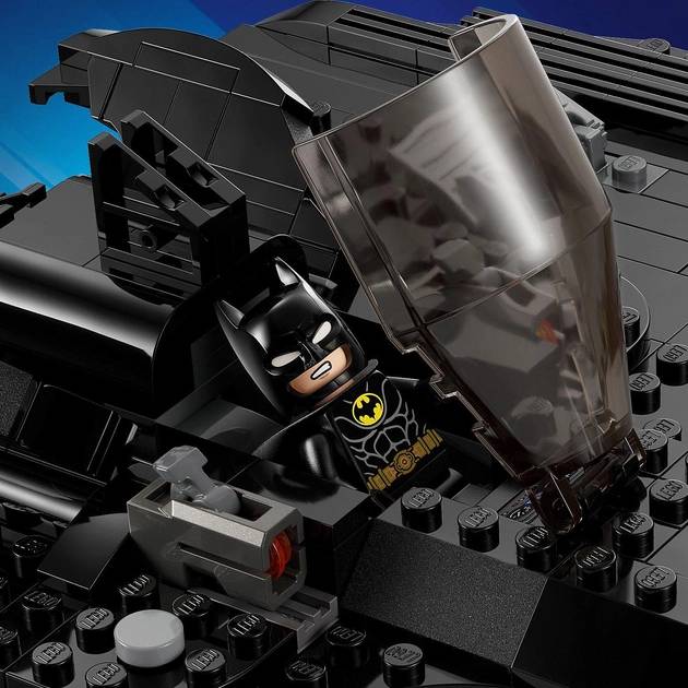 Фото Конструктор LEGO DC Batman Бэтмолет: Бэтмэн против Джокера 357 деталей (76265)