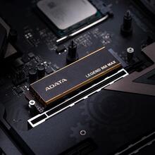 SSD накопитель ADATA M.2 2TB PCIe 4.0 LEGEND 960 MAX (ALEG-960M-2TCS)