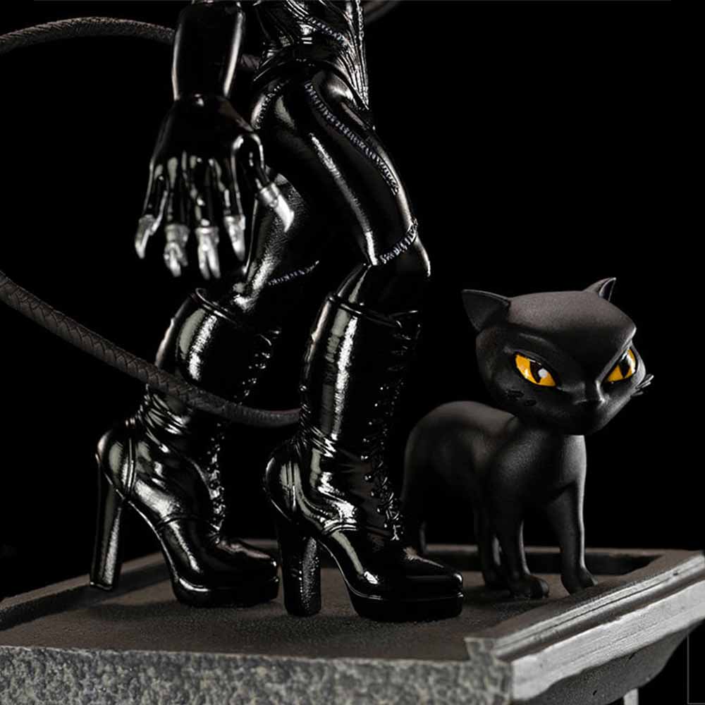 Фигурка IRON STUDIOS MINICO DC COMICS Batman Returns - Catwoman (DCCBAT47121-MC) Для кого универсально