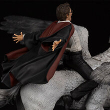 Фигурка IRON STUDIOS HARRY POTTER Harry Potter and Buckbeak (WBHPM41021-10)