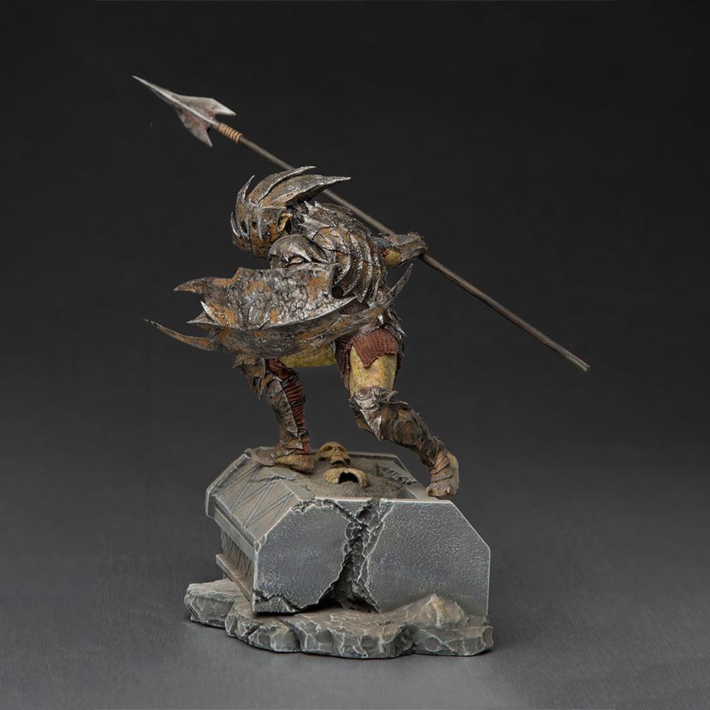 Фігурка IRON STUDIOS LORD OF THE RINGS Armored Orc Art Scale 1/10 (WBLOR43021-10) Колекційна серія герої кіно