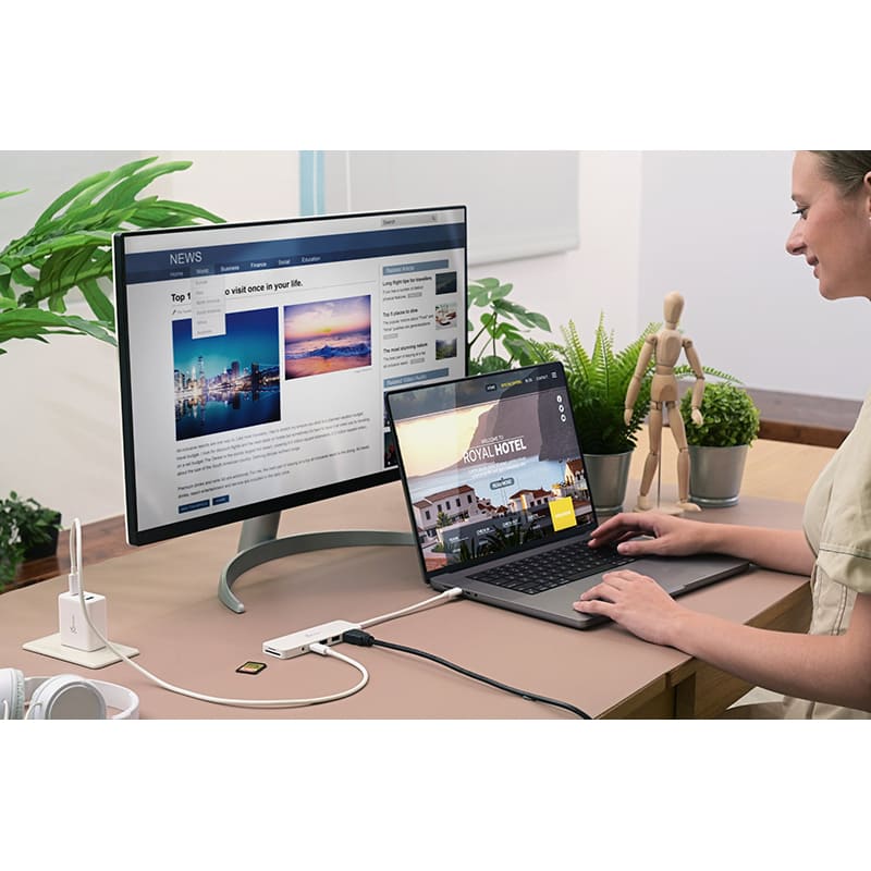 В Україні Док-станція J5CREATE 7-in-1 Natural White (JCD373EW-N)