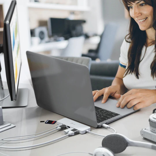 В інтернет магазині Док-станція J5CREATE JCD373-N 6 в 1 White