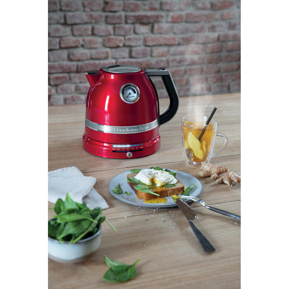 В інтернет магазині Електрочайник KITCHENAID Artisan 1,5л Red (5KEK1522EER)