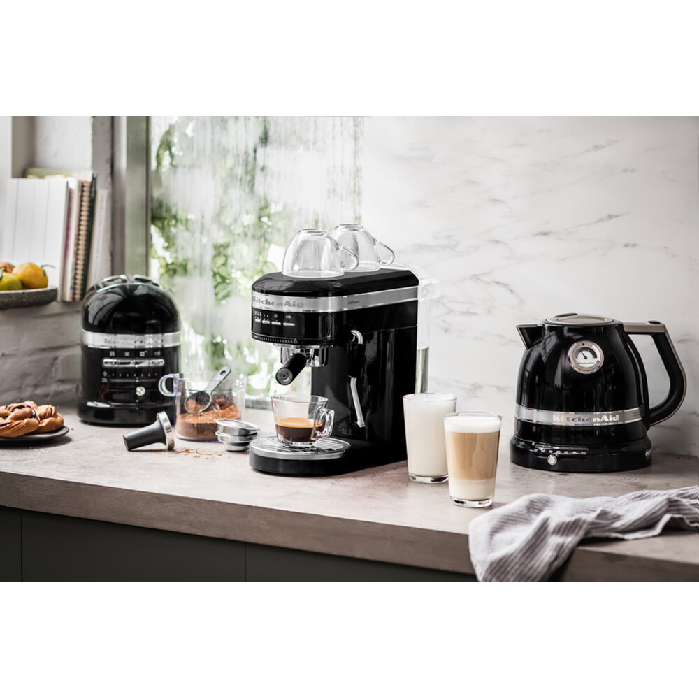 Фото Электрочайник KITCHENAID Artisan 1,5 л Black (5KEK1522EOB)