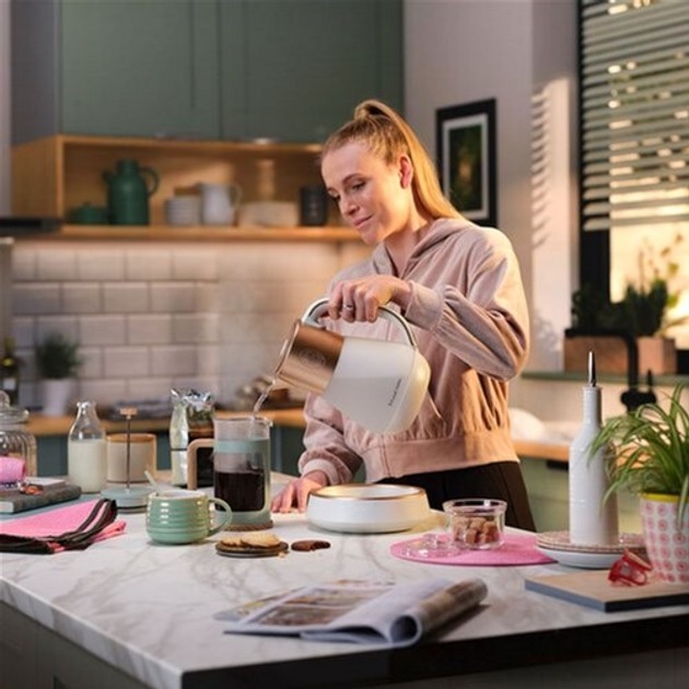 Чайник RUSSELL HOBBS Calm 27450-70 Мощность 2400