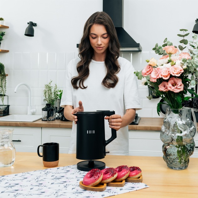 Изображение Электрочайник QUIN KTL-101 Black