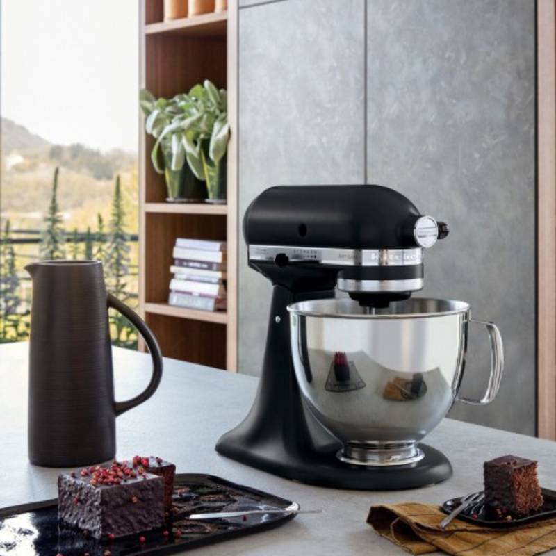 Внешний вид Кухонная машина KITCHENAID Artisan 4,8 л матовый черный (5KSM125EBM)