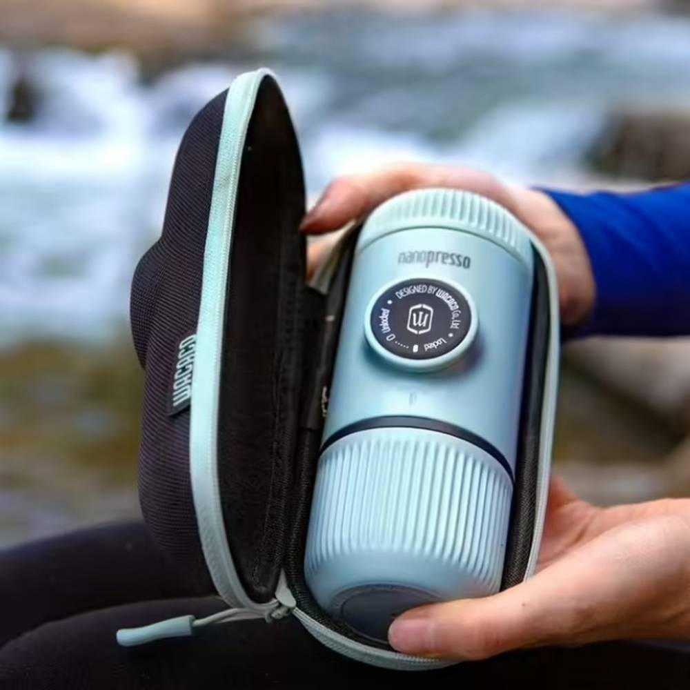 Портативна кавоварка WACACO Nanopresso з чохлом Blue (WNANOBLUE) Кава, що використовується мелена