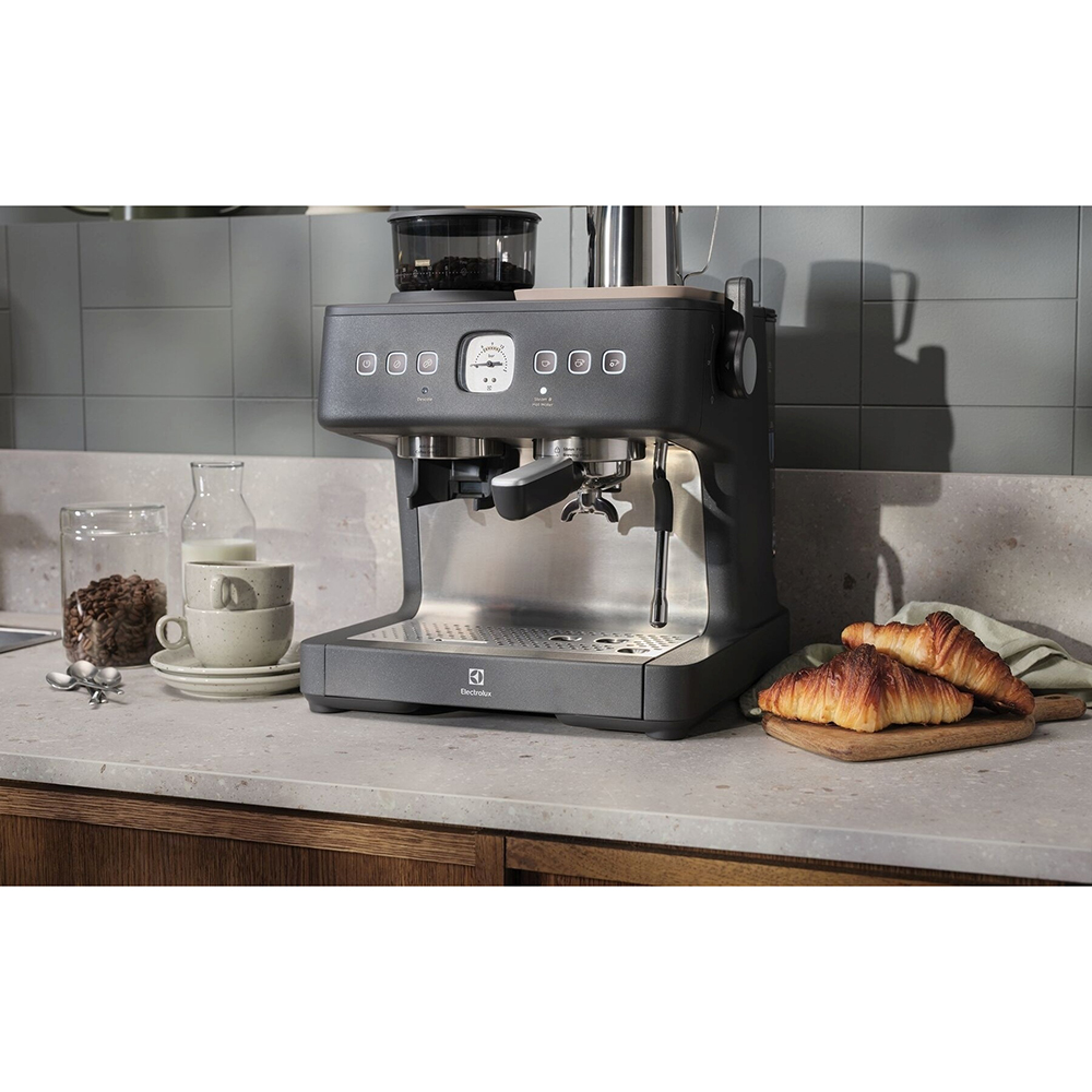 Заказать Кофеварка ELECTROLUX E8EC1-8BP