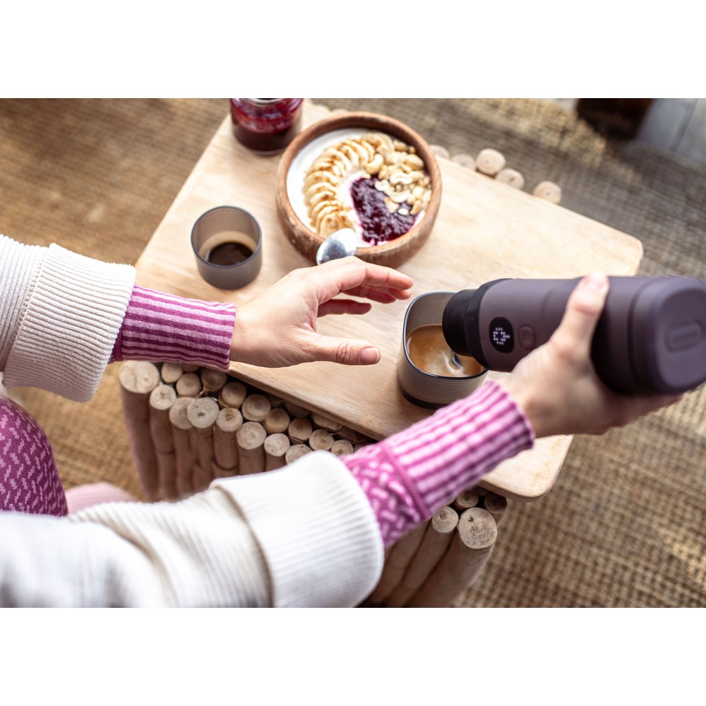 Фото 24 Портативная кофеварка WACACO Pixapresso Red (WPIXARED)