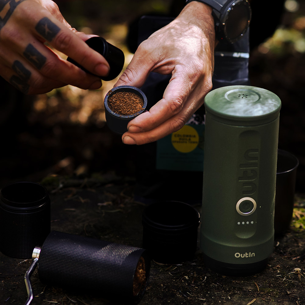 В Україні Портативна кавоварка OUTIN Forest Green (OTEM-01-FG-BAG)