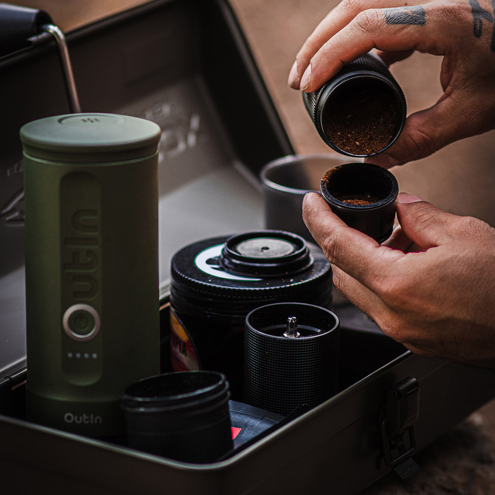 Зображення Портативна кавоварка OUTIN Forest Green (OTEM-01-FG-BAG)