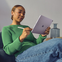 Планшет APPLE iPad Air 11" (6 Gen) Wi-Fi + Cellular 128GB Starlight (MUXF3NF/A)