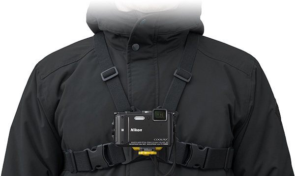 Цифровий фотоапарат NIKON Coolpix AW130 Black Outdoor kit Розмір матриці 1/2.3" (6.2 х 4.6 мм)