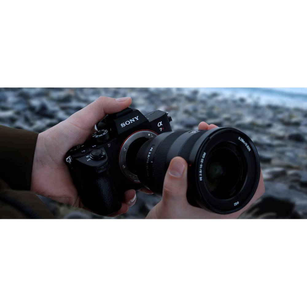 В интернет магазине Фотоаппарат SONY Alpha 7R III Body Black (ILCE7RM3AB.CEC)